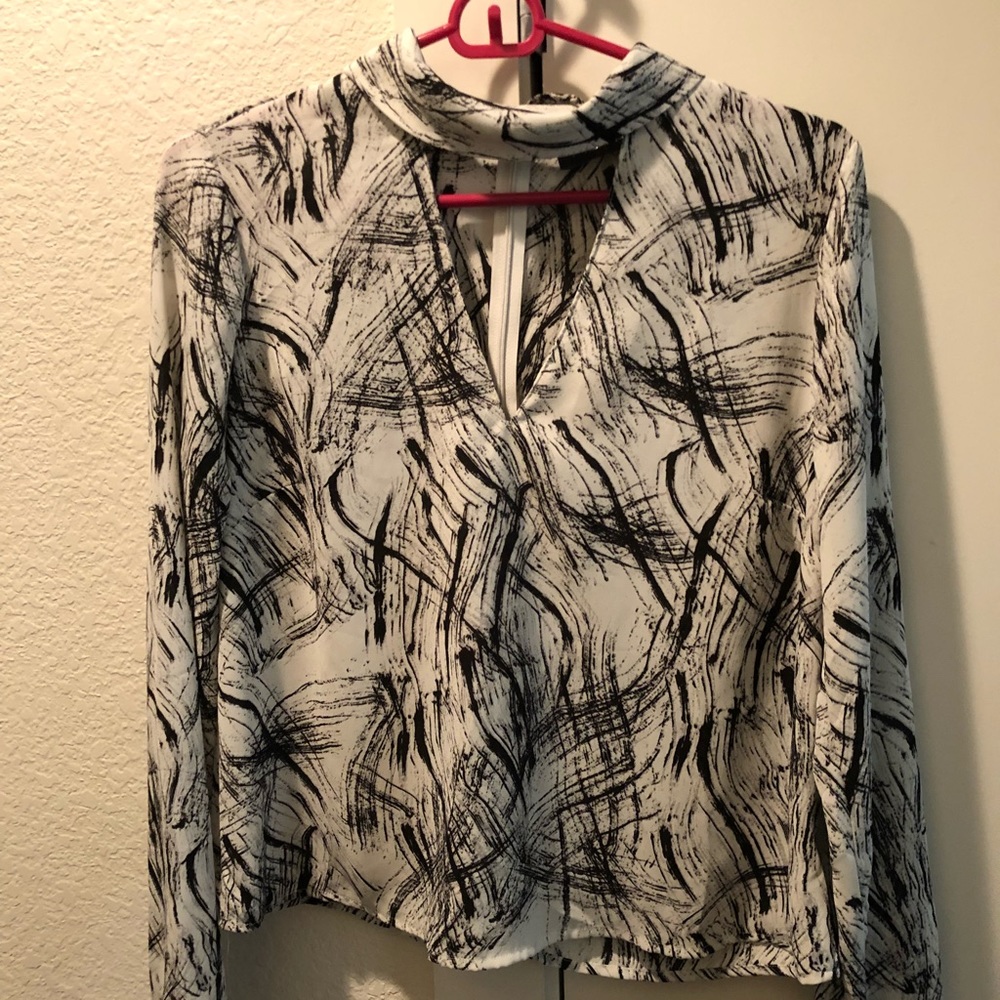 ASTR Black & White Blouse w/ Keyhole